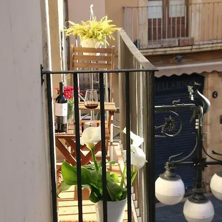 En Plaza Sedassos Centro Historico Tarragona