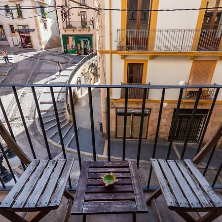 En Plaza Sedassos Centro Historico Tarragona